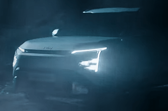 Kia Carens facelift to be called Clavis